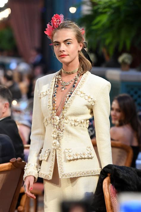 giacche chanel cara delevigne